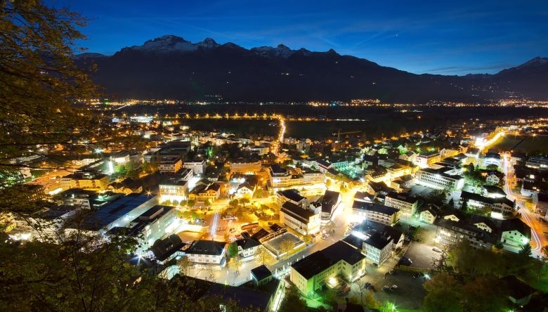 Liechtenstein bei Nacht, c iStock by Getty/anderm